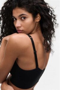 black ladies bra